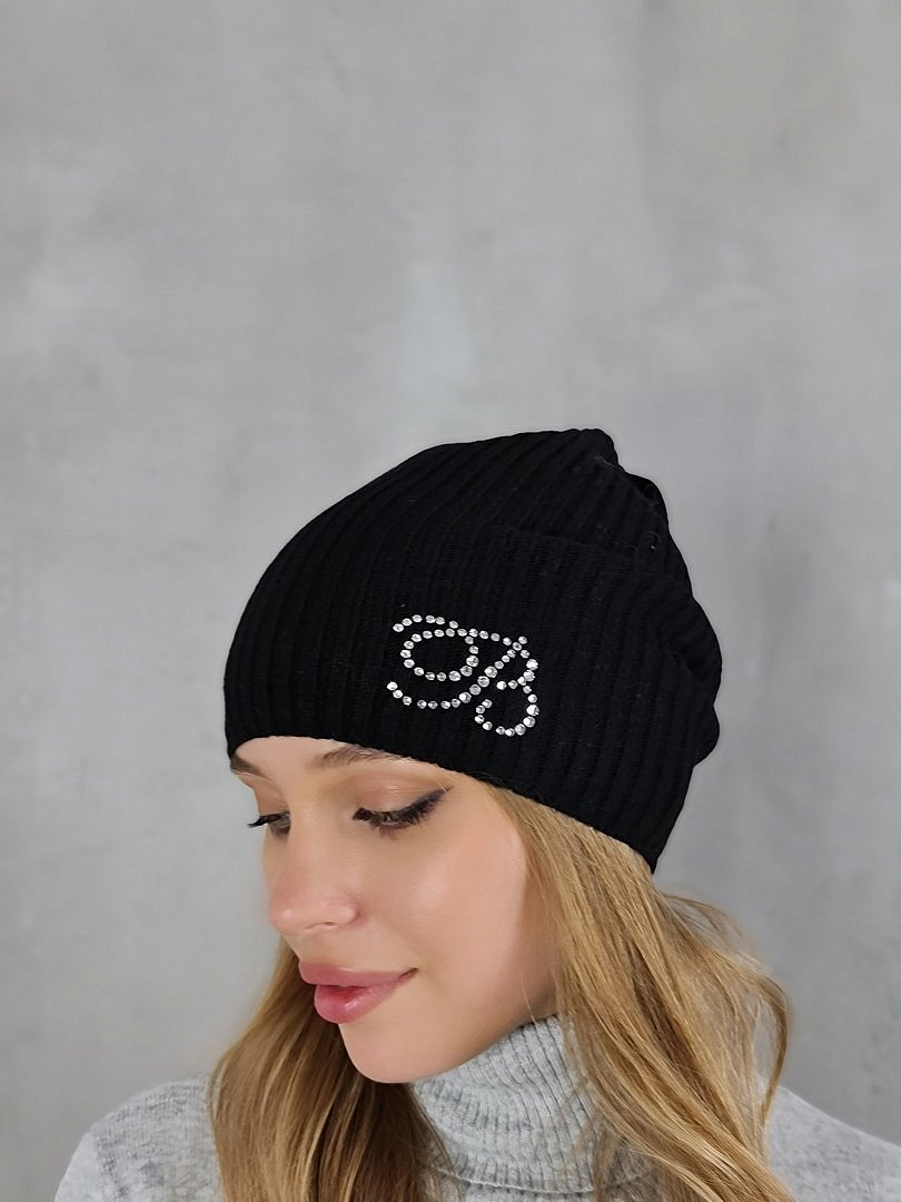 Шапка Blanca с буквой из страз чёрная , фотография №2