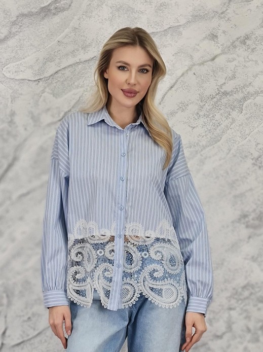 Рубашка MIHO'S в белую полоску голубая с кружевом 