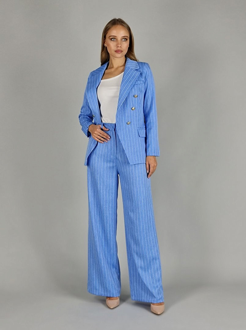 Костюм Lumina в полосочку с золотыми пуговицами голубой , фотография №1