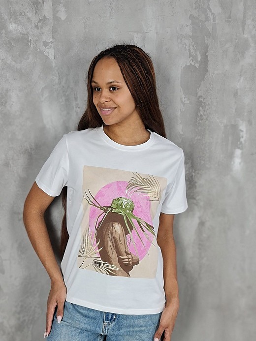 Футболка Y Two с принтом девушка в шляпе на фоне розового круга белая