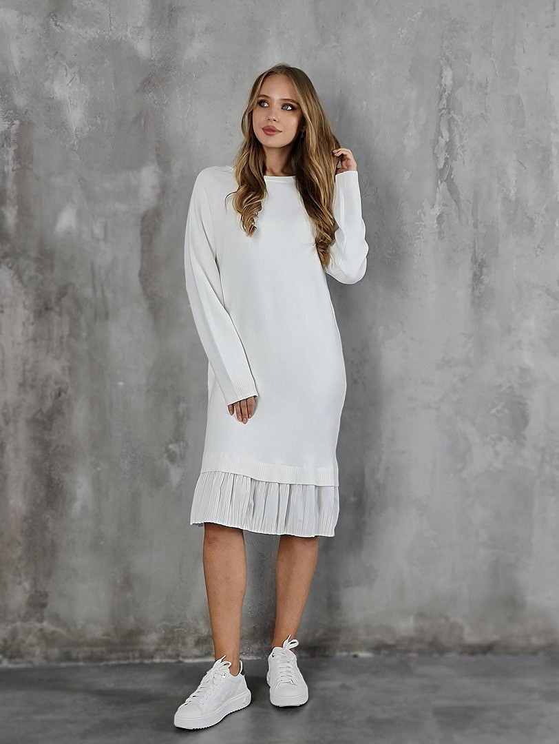 Платье Melany трикотажное с атласной плиссированной юбочкой белое (молочное), фотография №1