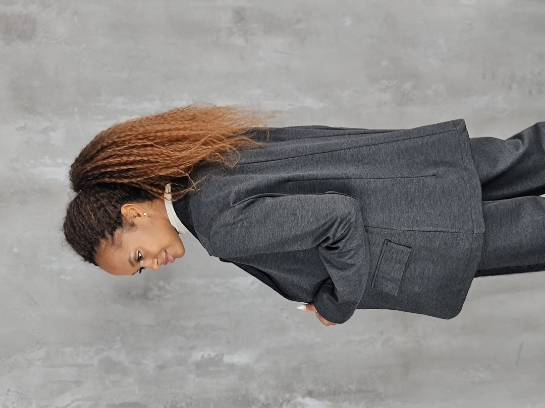 Костюм Naiif с кружевными вставками графитовый, фотография №3