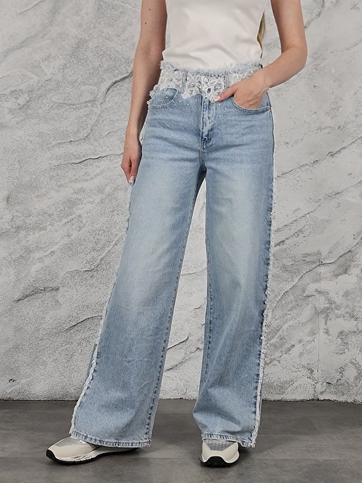 Джинсы ADORO с вышивкой на поясе голубые