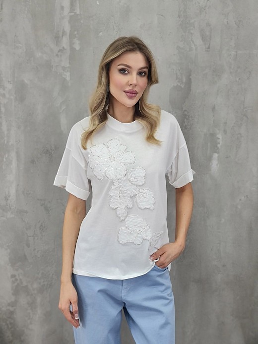 Футболка Imperial с объемными цветами и вышивкой стразами белая