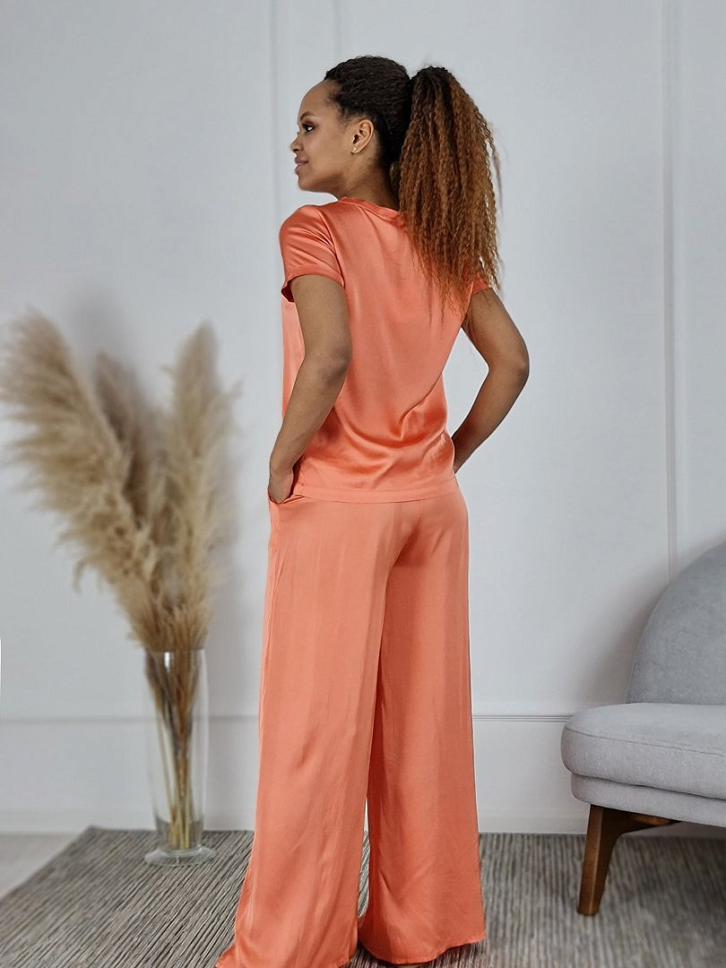 Костюм Vicolo атласный футболка и брюки оранжевый, фотография №4