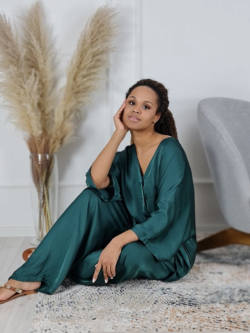 Костюм Zelante атласный рубашка и брюки тёмно-зелёный, фотография №1