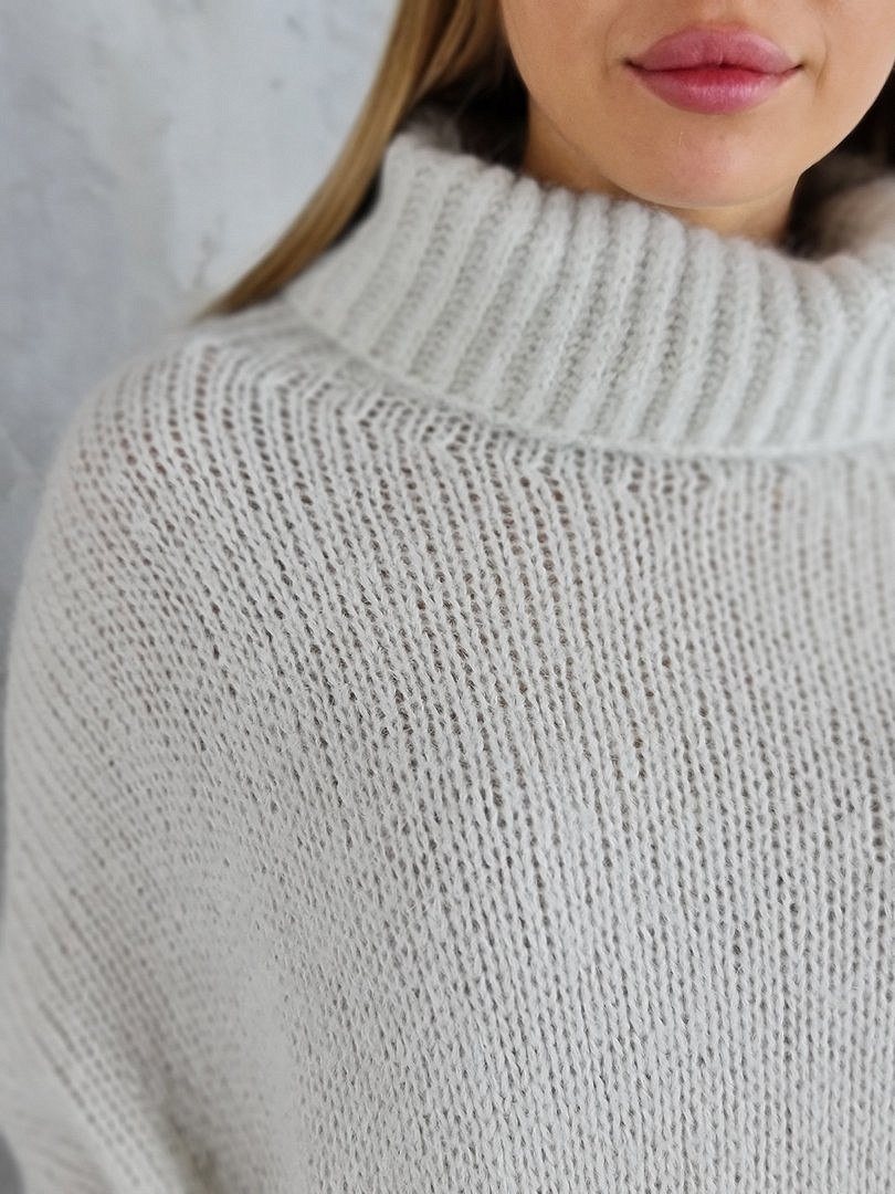 Джемпер Imperial пушистый с высоким воротом светло-серый (Vov), фотография №2