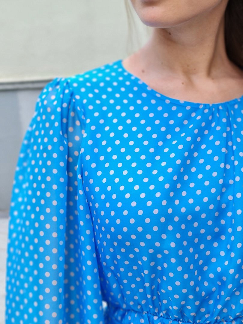 Платье Joleen в горошек с поясом голубое, фотография №3