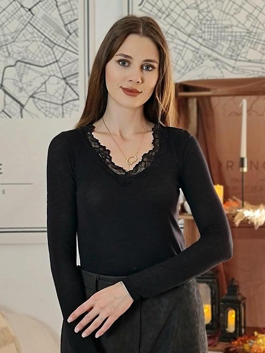 Лонгслив Cashmere Blend с кружевом на груди  и кашемиром черный