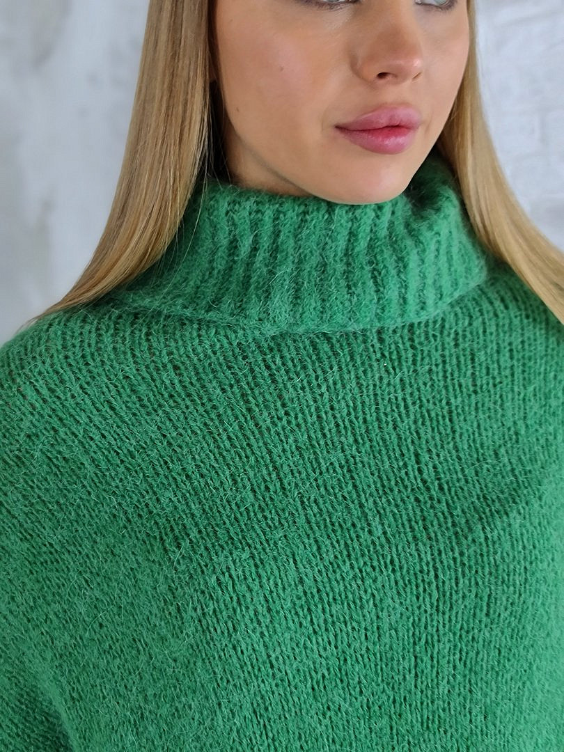 Джемпер Imperial пушистый с высоким воротом зелёный (Verde Bottiglia), фотография №4