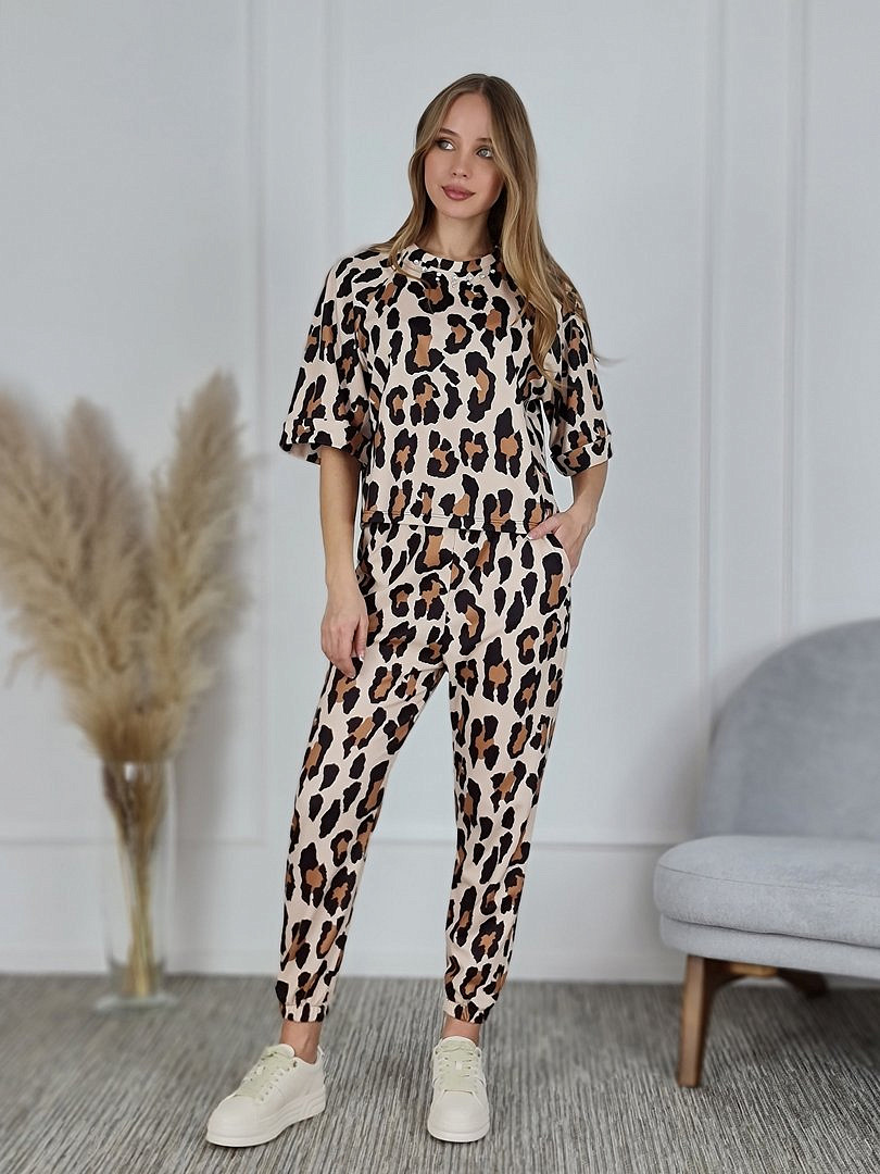 Костюм Imperial футболка с декором и брюки песочный, фотография №1