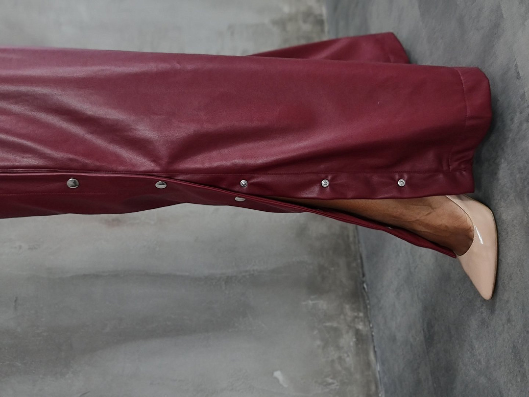 Брюки LUMINA прямые из экокожи бордо , фотография №4