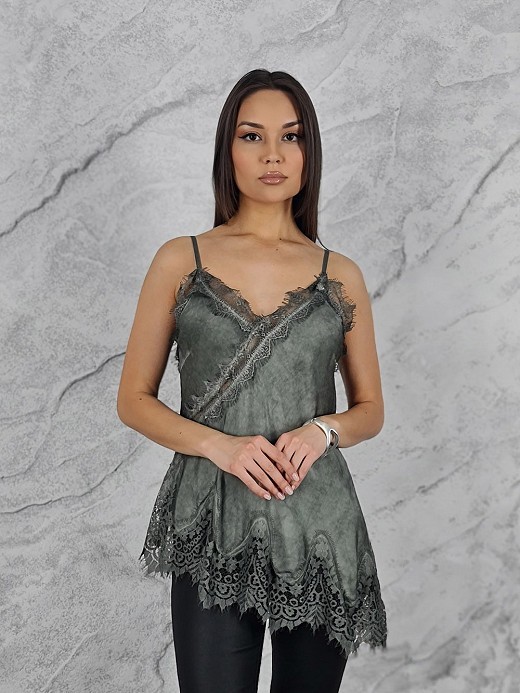 Топ WI&CO с кружевом наискосок оливковый