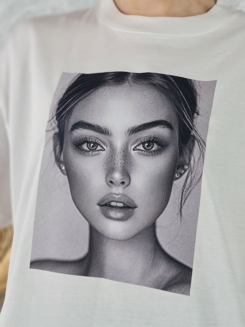 Футболка Vicolo принт Фото девушки белая, фотография №4