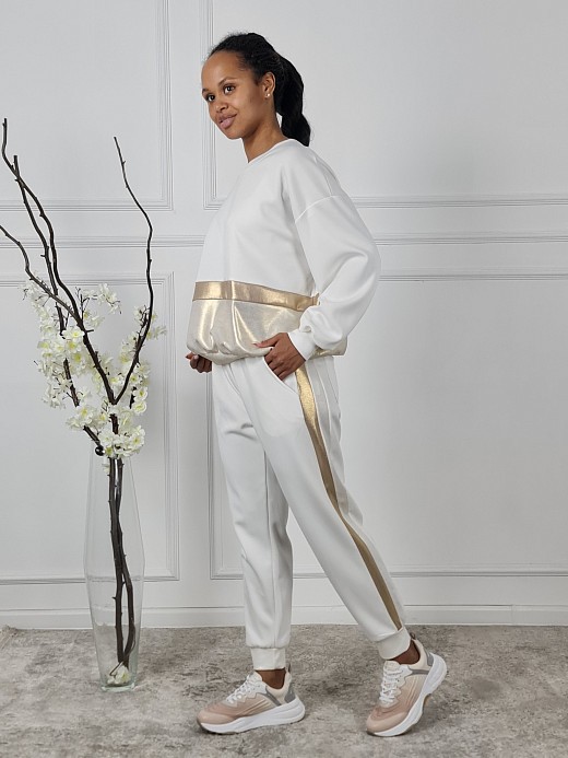Костюм LIVAN'S брюки свитшот с золотыми полосками молочный