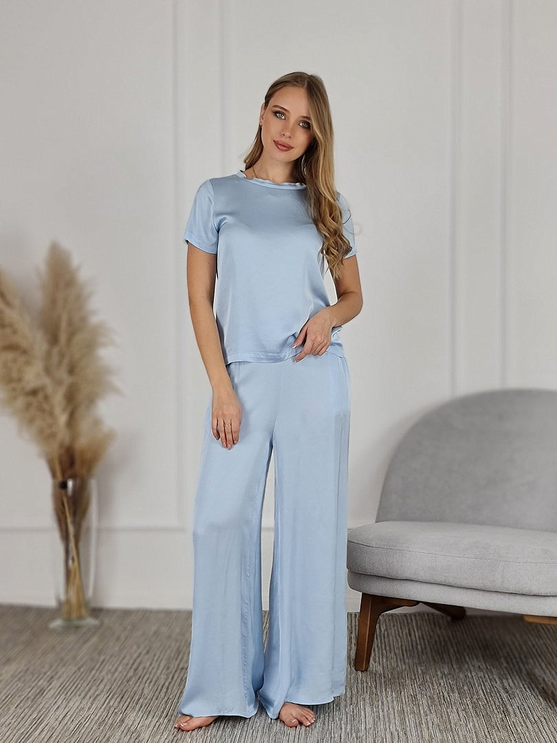 Костюм Vicolo атласный футболка и брюки голубой, фотография №1