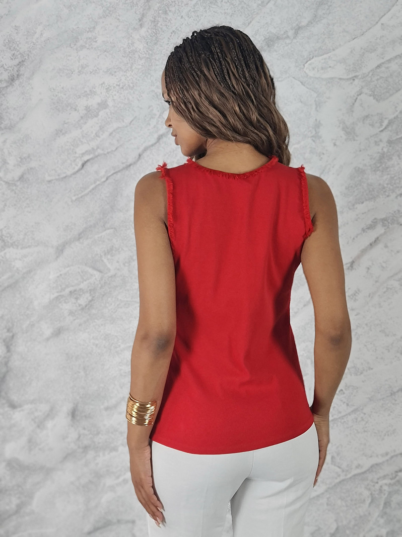 Майка Naiif c V-образным вырезом с бахрамой красная, фотография №4