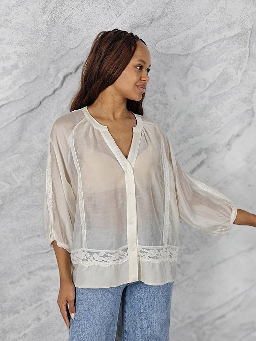 Блузка MIHO'S v вырез кружевные полоски кремовая