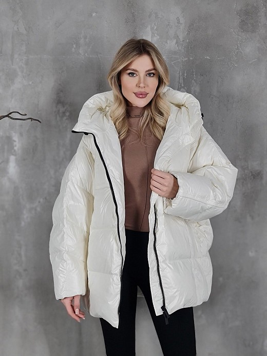 Куртка Vicolo с черной молнией белая