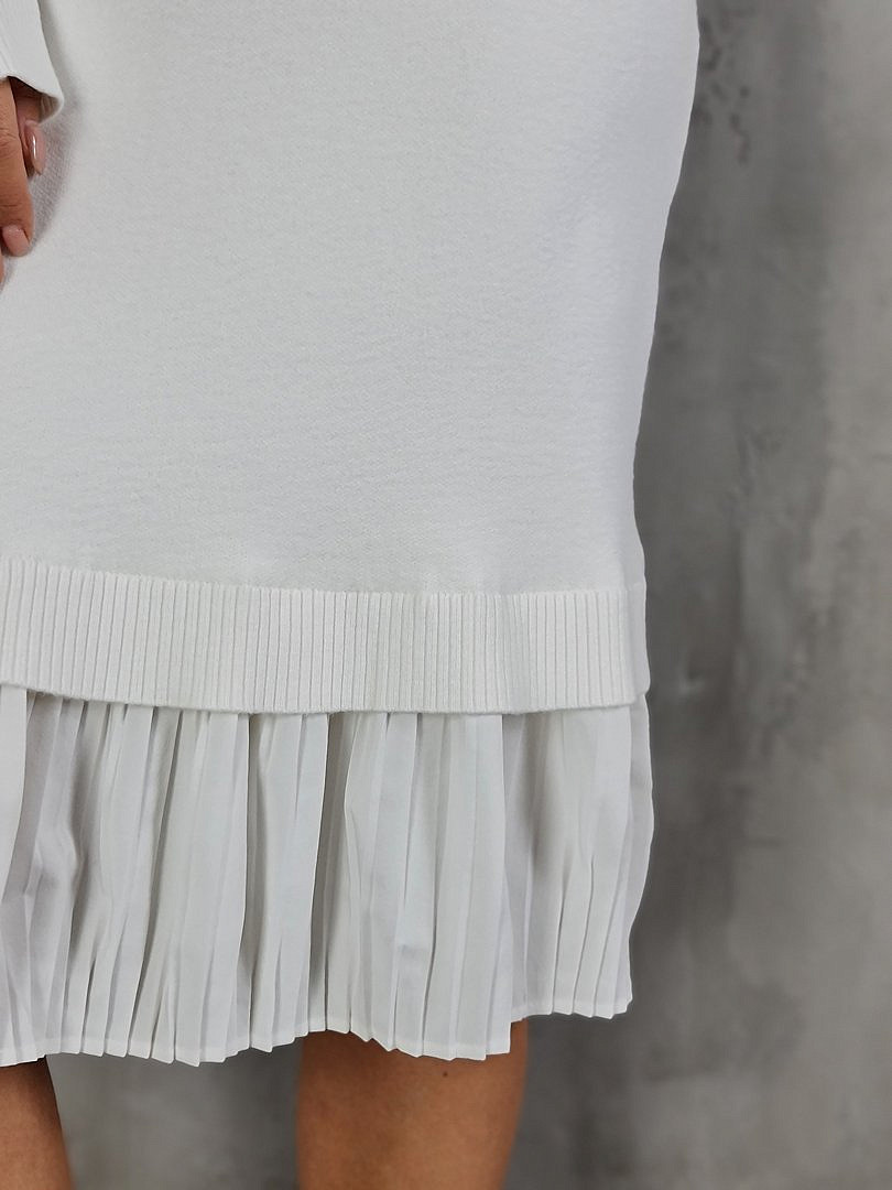 Платье Melany трикотажное с атласной плиссированной юбочкой белое (молочное), фотография №6