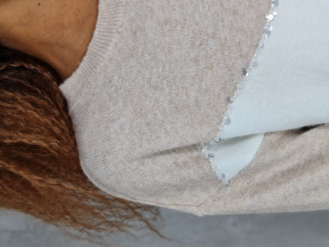  Джемпер J-Clair с белой полосой и паетками бежевый, фотография №5