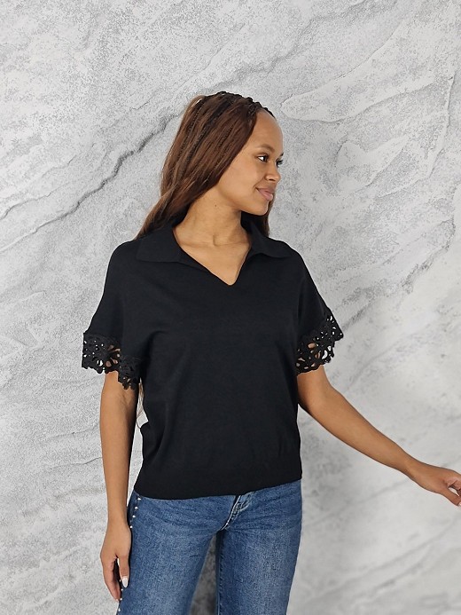 Поло Lara с вышивкой на рукавах черное